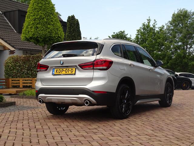 BMW X1 xDrive20i | 4x4 | Carplay | HUD | Trekhk | Camera | 1e Eig. | Ad.Cruise | Dealeronderhouden!