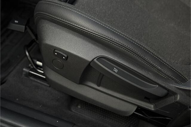 BMW X1 xDrive25e M-Sport | Panodak | Head-Up | Camera | Adaptive Cruise | Comfort Access