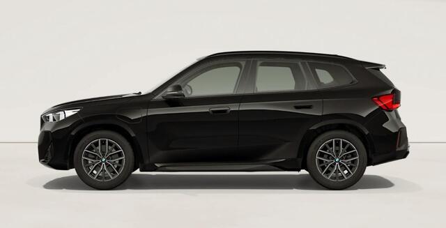 BMW X1 xDrive25e M Sport - Trekhaak - Driving Assistant Plus - Premium Pack - Elektrisch verwarmde voorstoelen - Sportstoelen - Grootlichtassistent -