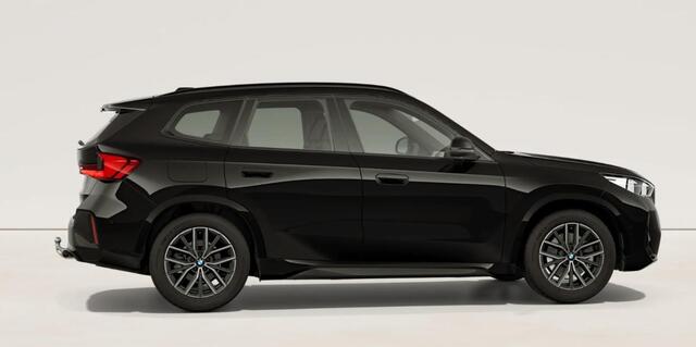 BMW X1 xDrive25e M Sport - Trekhaak - Driving Assistant Plus - Premium Pack - Elektrisch verwarmde voorstoelen - Sportstoelen - Grootlichtassistent -