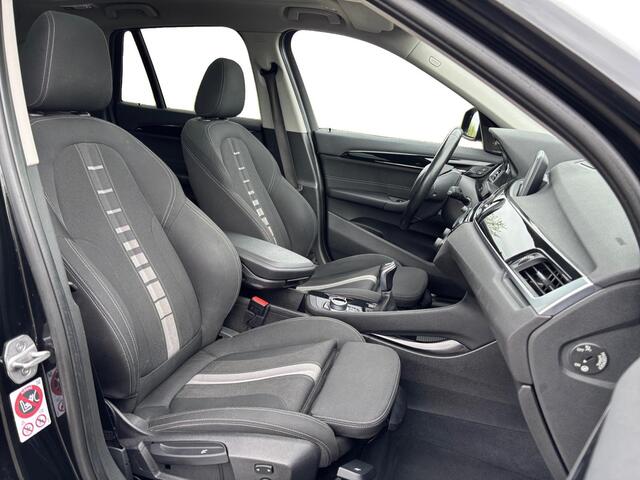 BMW X1 sDrive18i Executive ? Pano ? H/K ? Sportstoelen