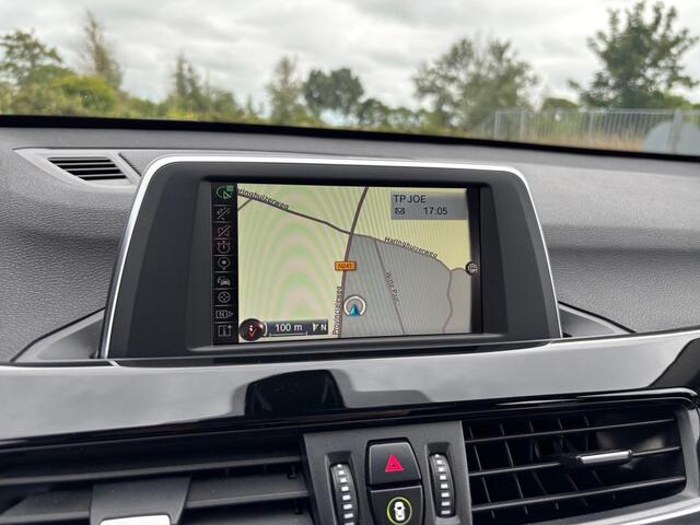 BMW X1 sDrive18i Executive ? Pano ? H/K ? Sportstoelen
