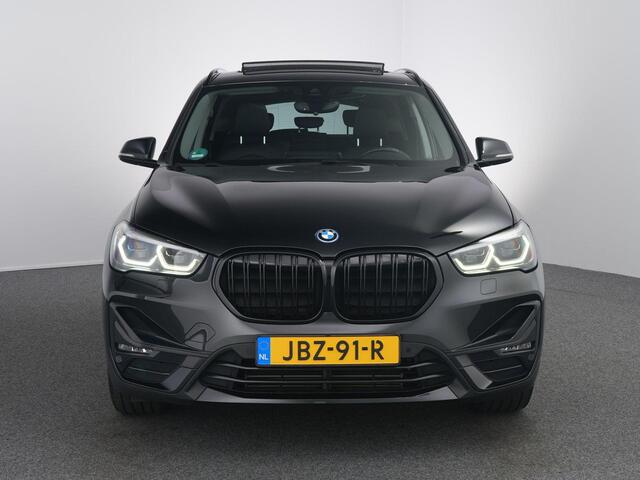 BMW X1 xDrive25e | Pano | SOH 88.3% | LED | Leer | Keyless | HUD |