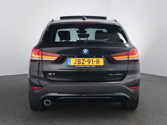 BMW X1 xDrive25e | Pano | SOH 88.3% | LED | Leer | Keyless | HUD |