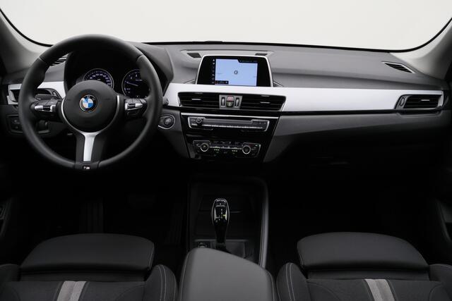BMW X1 sDrive18i High Executive Edition LED, Navigatie, Sportstoelen, Stoelverwarming, PDC