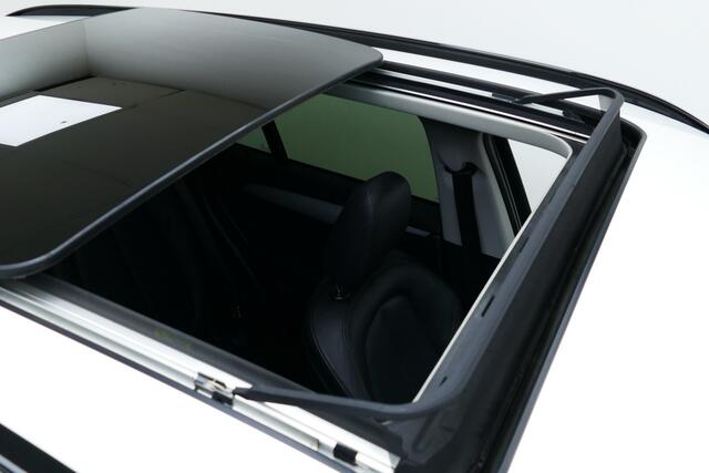 BMW X1 sDrive18i High Executive. Panodak, Leer, Stoelverw, Navi, Camera, 18"LMV, Haak 1700kg