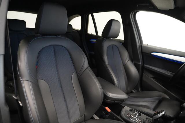BMW X1 sDrive18i High Executive M Sport|Trekhaak|Camera|Head up|Navi