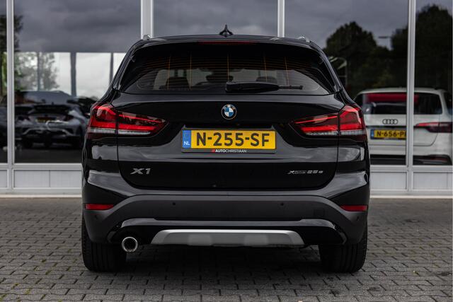 BMW X1 xDrive25e High Executive | Pano | Leder | Head-up