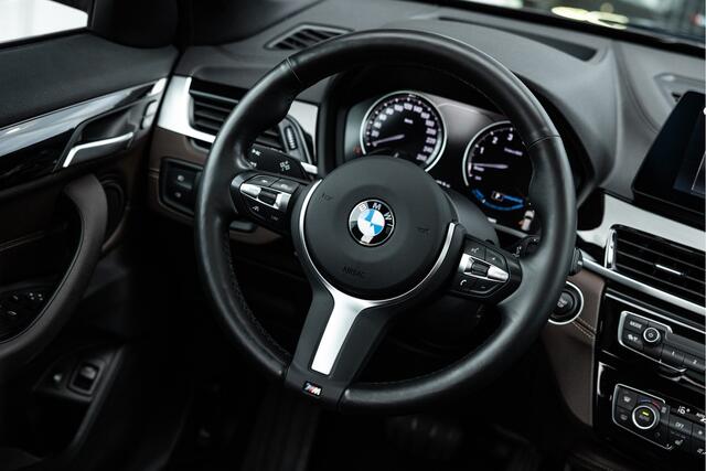 BMW X1 xDrive25e High Executive | Pano | Leder | Head-up