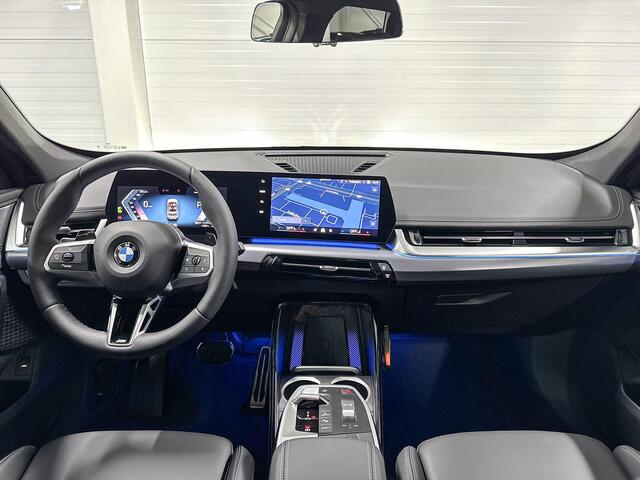 BMW X1 sDrive20i | M-Sport Pro | Travel Pack | Harman/Kardon | Panoramadak | Comfort Access | Driving Assistant Plus | Huisselectie