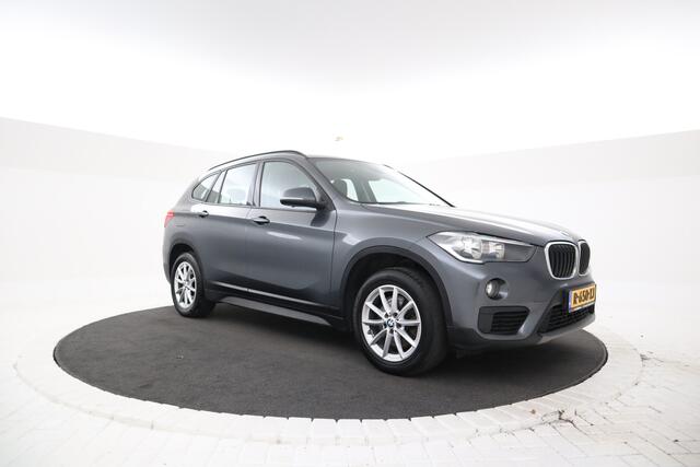 BMW X1 sDrive20i High Executive 192 PK! Navigatie, Stoelverwarming