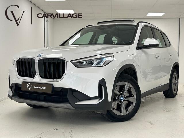 BMW X1 xDrive30e Luxury | Trekhaak | Panoramadak | Adaptief CC. |