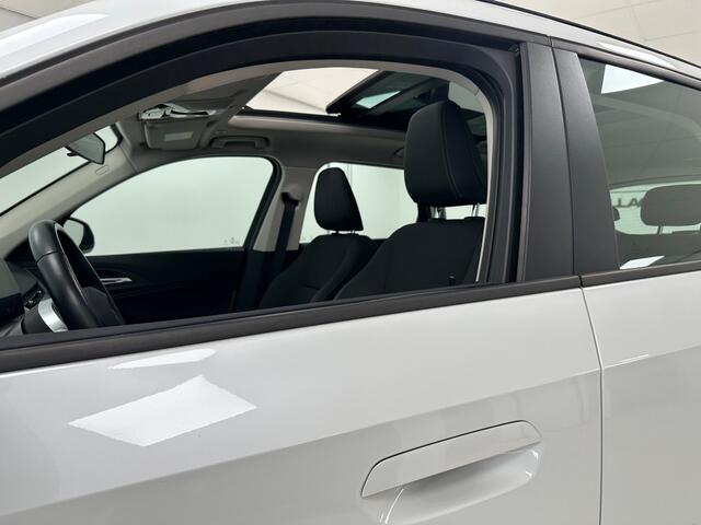 BMW X1 xDrive30e Luxury | Trekhaak | Panoramadak | Adaptief CC. |