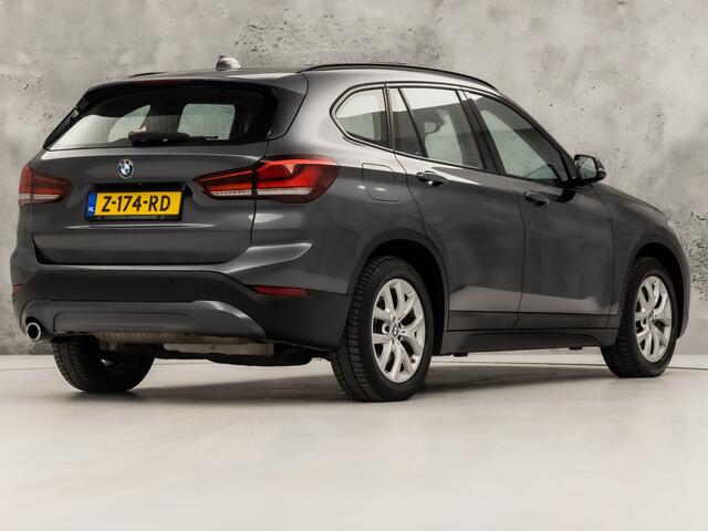 BMW X1 xDrive25e High Executive 221Pk Automaat (PANORAMADAK, DEALER ONDERHOUDEN, M STUUR, GROOT NAVI, HARMAN/KARDON, STOELVERWARMING, CAMERA, CRUISE, NIEUWSTAAT)