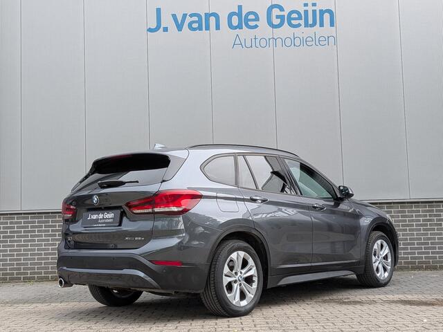 BMW X1 xDrive25e High Executive Edition | HUD | Leer | LED | Keyless | 1e Eig