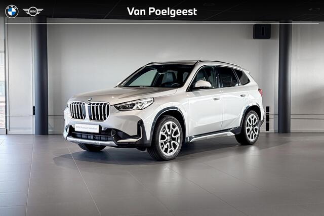 BMW X1 sDrive18i | X Line | Glazen Panoramadak | Achteruitrijcamera | Trekhaak |