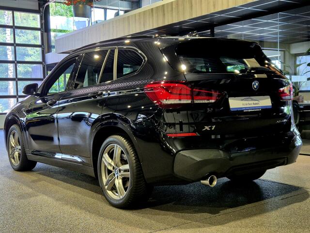 BMW X1 xDrive25e High Executive M-Sport | Panorama | HUD | Navigatie | Stoelverwarming