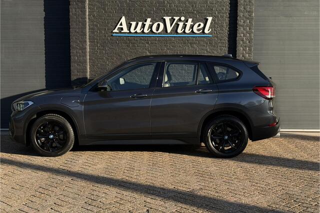 BMW X1 xDrive25e | Leder | Camera | Head-Up | Groot Navi | LED | Elektrische Klep