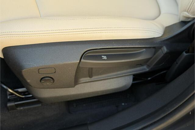 BMW X1 xDrive25e | Leder | Camera | Head-Up | Groot Navi | LED | Elektrische Klep