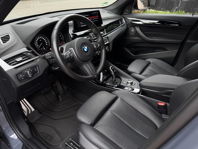 BMW X1 xDrive20i M-Sport | Trekhk | HUD | H+K | 1e Eig. | Full Options!