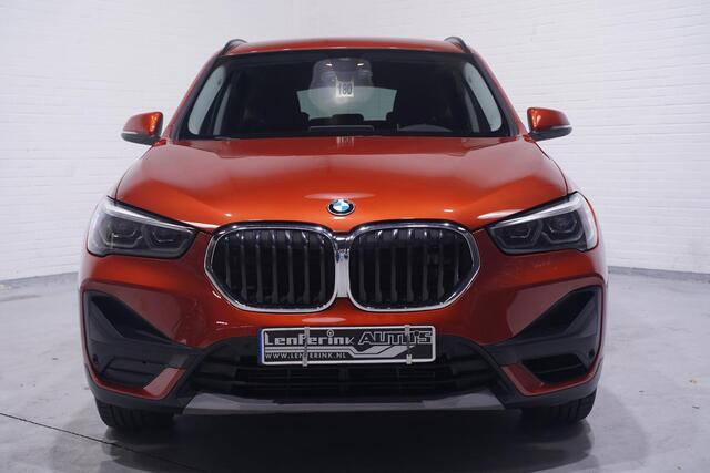 BMW X1 sDrive18i Executive Edition NAP Navi Led koplampen Head-up Trekhaak Camera PDC v+a