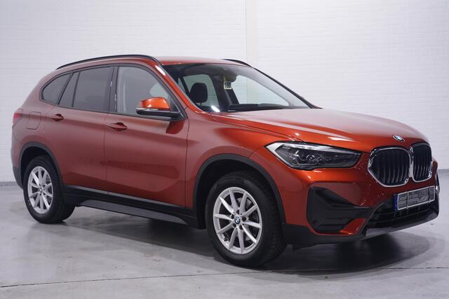 BMW X1 sDrive18i Executive Edition NAP Navi Led koplampen Head-up Trekhaak Camera PDC v+a