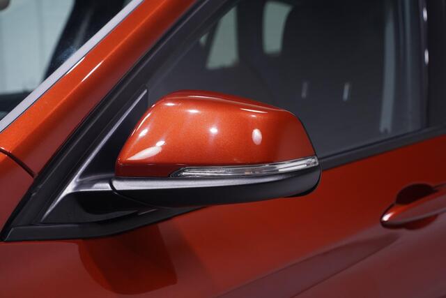 BMW X1 sDrive18i Executive Edition NAP Navi Led koplampen Head-up Trekhaak Camera PDC v+a