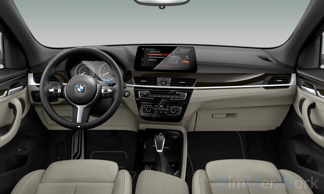 BMW X1 xDrive25e 220PK M-Sport Pano|Trekh|Memory|Stuurvw|HUD