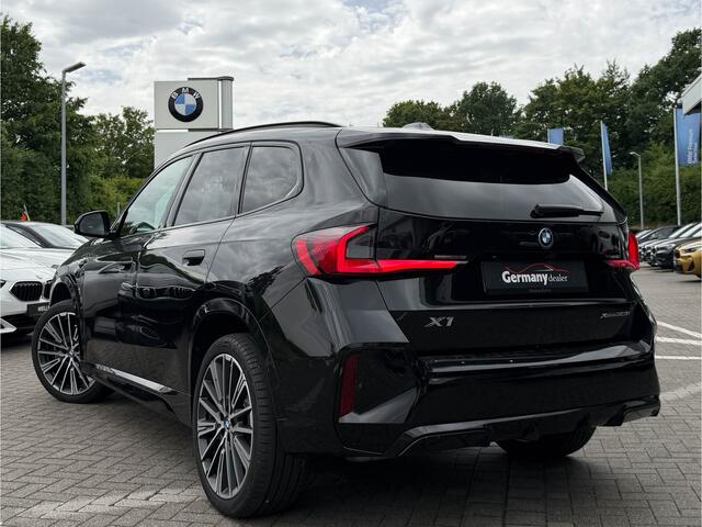 BMW X1 xDrive30e 326pk M-Sport Pano Tr-Haak H&K Zetels+Memo 20-Inch