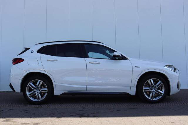 BMW X2 xDrive25e M Sportpakket/ Stuurverwarming/ Comfort Access/ Achteruitrijcamera/ Sportstoelen/ Stoelverwarming