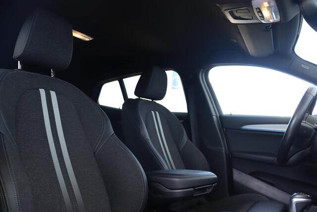 BMW X2 xDrive25e M Sportpakket/ Stuurverwarming/ Comfort Access/ Achteruitrijcamera/ Sportstoelen/ Stoelverwarming