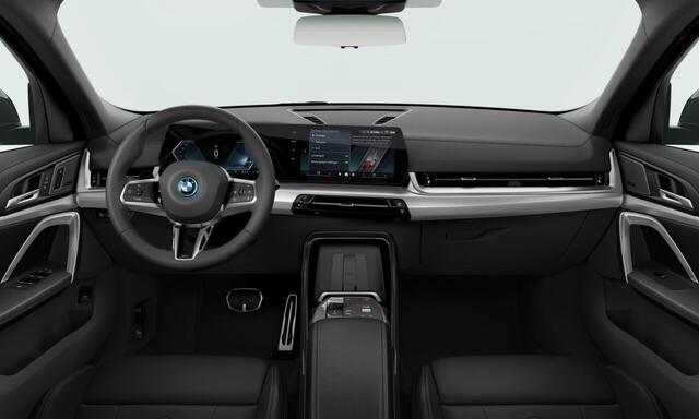 BMW X2 iX2 eDrive20 67 kWh M Sport Edition | 19 Inch | M-Sportpakket | Premium Pack | Comfort Pack | Panoramadak | Trekhaak