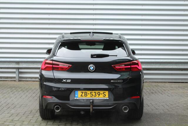 BMW X2 sDrive20i High 192pk Executive AUTOMAAT NL-Auto NAP 1e Eigenaar Panoramadak Clima Cruise Navi HUD El. Klep Trekhaak 1800kg