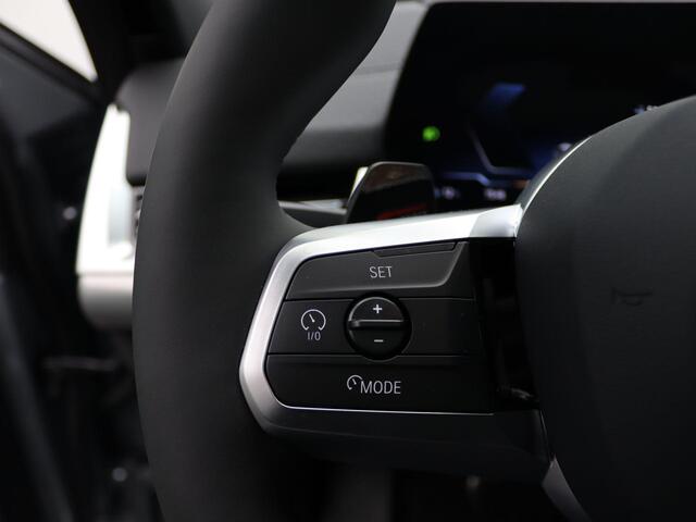 BMW X2 iX2 eDrive20 M Sportpakket Pro | Innovation Pack | Comfort Pack | Stuurwielrand Verwarmd | Comfort Access | Trekhaak | Panoramadak | Elektrisch Verstelbare Sportstoelen | Driving Assistant Plus | Head-Up Display | Harman Kardon | 20''