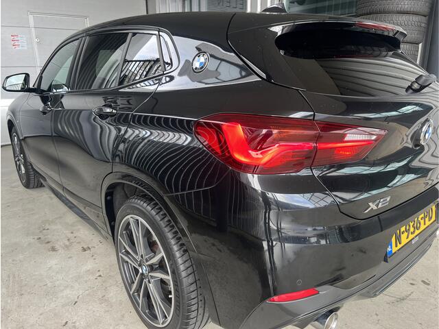 BMW X2 xDrive20i High Executive | M-SPORT | SCHUIF/KANTELDAK | NAVI XL | ADAPTIVE CRUISE CONTROL | LMV 19'' | CLIMATE CONTROL | PDC | STOELVERWARMING | LED | ELEKTR. ACHTERKLEP | BLUETOOTH