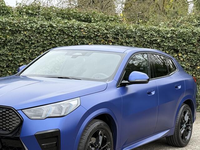 BMW X2 iX2 eDrive20 | M-Sport | 19" | Indiv. Frozen Portimao | Hooggl. Shadow Line | Comfort Acces