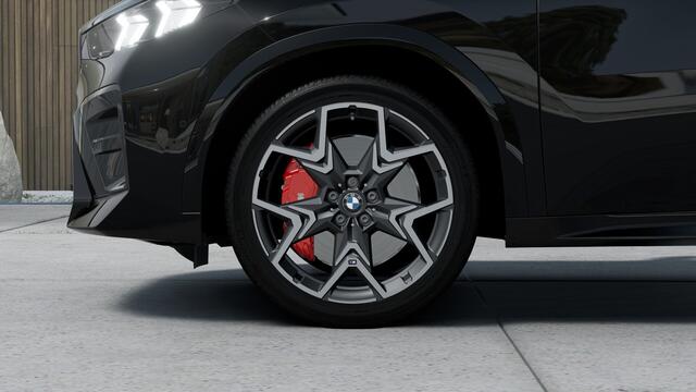 BMW X2 iX2 eDrive20 M Sport / Panoramadak / Trekhaak / Sportstoelen / Comfort Access / M Adaptief onderstel / Adaptieve LED / Parking Assistant Plus