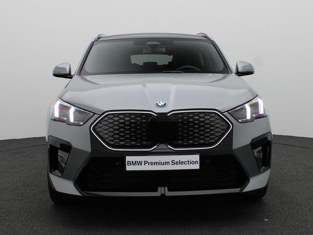 BMW X2 iX2 eDrive20 M Sport Edition | M Sportpakket Pro | Innovation Pack | Comfort Pack | M Adaptief onderstel | Panoramadak | Elektrisch Verstelbare Sportstoelen | Head-Up Display | Harman Kardon | 19''