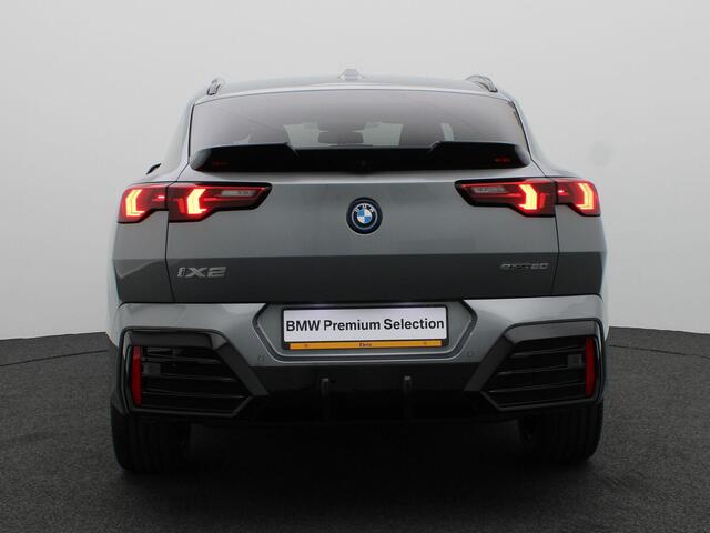 BMW X2 iX2 eDrive20 M Sport Edition | M Sportpakket Pro | Innovation Pack | Comfort Pack | M Adaptief onderstel | Panoramadak | Elektrisch Verstelbare Sportstoelen | Head-Up Display | Harman Kardon | 19''