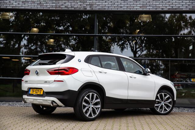 BMW X2 sDrive20i , Head-up display, Stoelverwarming,