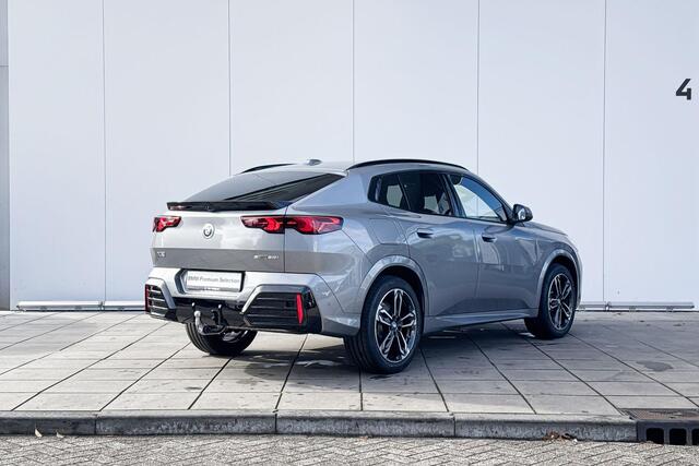 BMW X2 sDrive20i M-Sport / 19inch / Getinte Ramen / Glazen dak / Driving Assistant Plus / Acteruitrijcamera