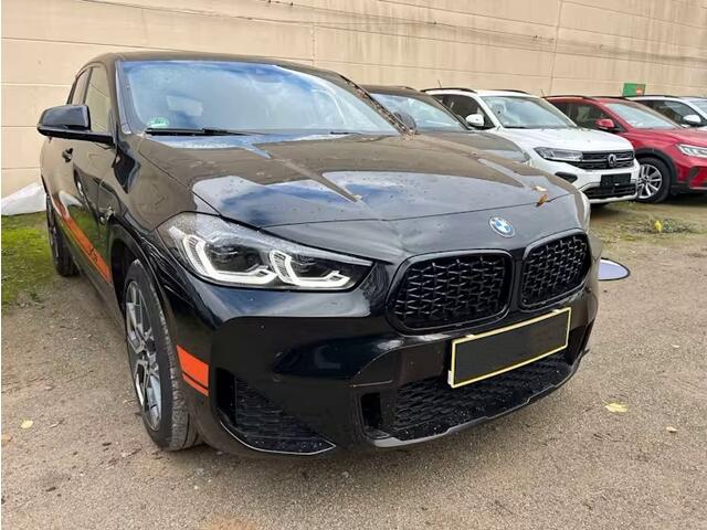 BMW X2 sDrive20i High Executive M Sport Mesh Edition Panoramadak 19 Inch M Sportzetels DAB Carplay