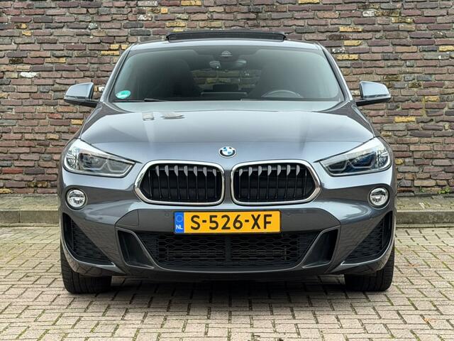 BMW X2 SDRIVE18I M-Sport Schaalstoelen Trekhaak Head Up