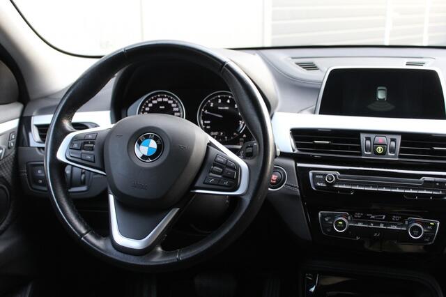 BMW X2 sDrive18i Executive / Elektr Achterklep / Navigatie / LMV