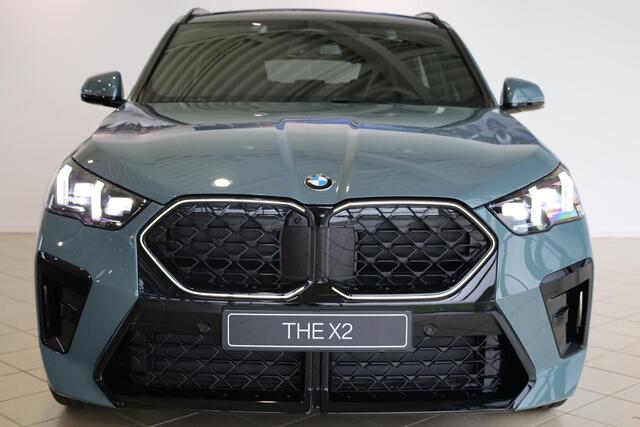 BMW X2 sDrive20i M Sportpakket Pro | Panoramadak | Head-Up | Harman Kardon | Adaptieve Cruise Control | 360 Camera | Stoel & Stuurwielverwarming | Dodehoekdetectie | Adaptieve LED | Trekhaak