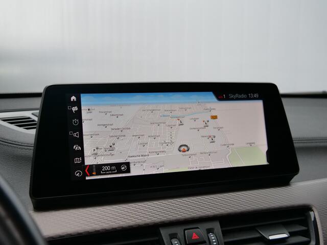 BMW X2 xDrive25e High Executive 220 Pk Automaat Navigatie / DAB / Camera / Leer / Schuifdak / M-pakket