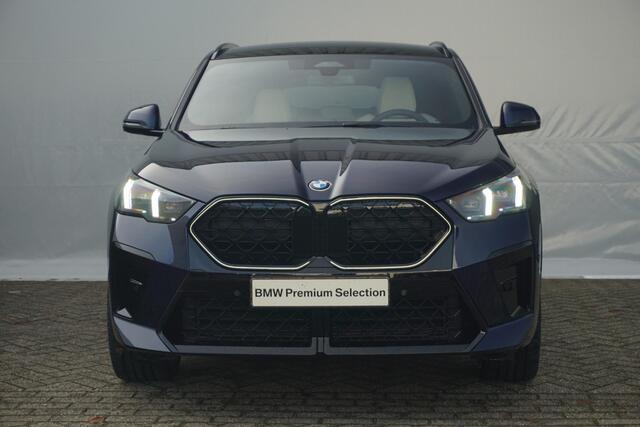 BMW X2 sDrive20i M Sportpakket Pro 20'' / Panoramadak / Head-Up Display / Harman Kardon / Trekhaak