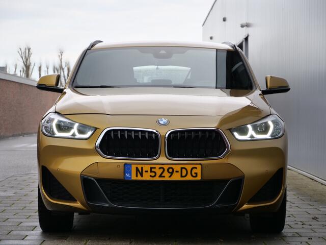 BMW X2 sDrive18i High Executive Edition 141 Pk Navigatie / Camera / M-pakket / DAB / Apple Carplay