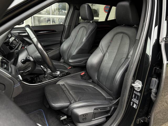 BMW X2 sDrive20i M SPORT | LEDER | PANORAMA | STOELVERWARMING | 18 INCH LM VELGEN |