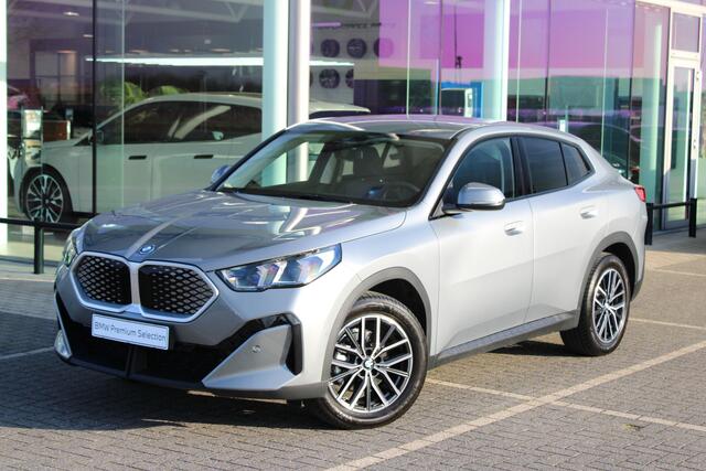 BMW X2 iX2 eDrive20 / Achteruitrijcamera / PDC